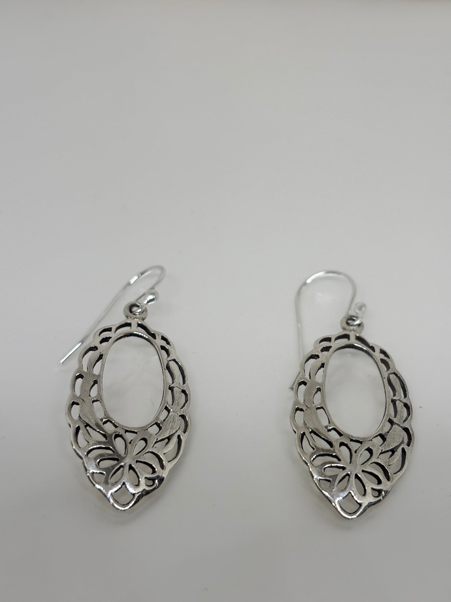 Silver Flower Pattern Earring