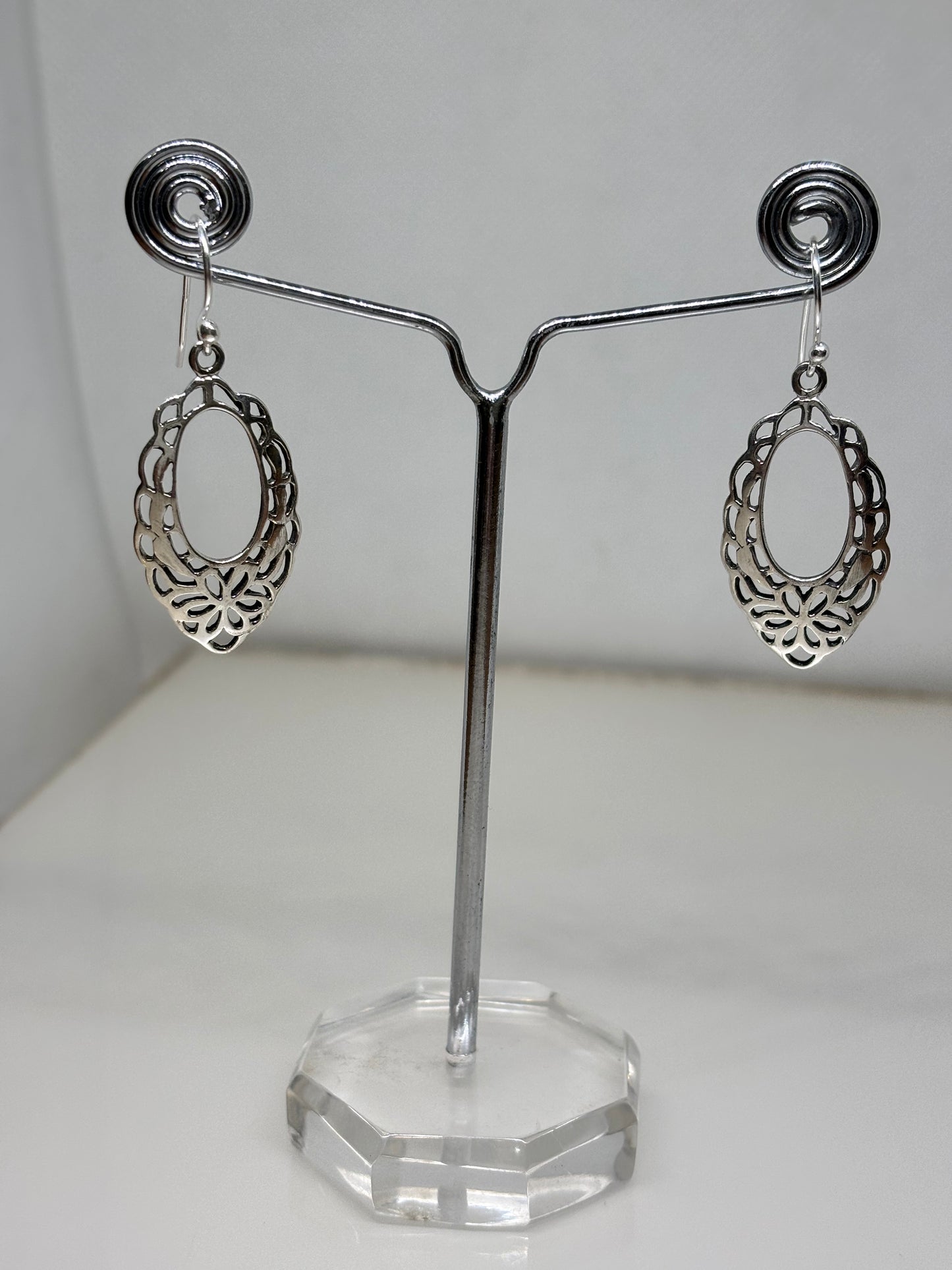Silver Flower Pattern Earring