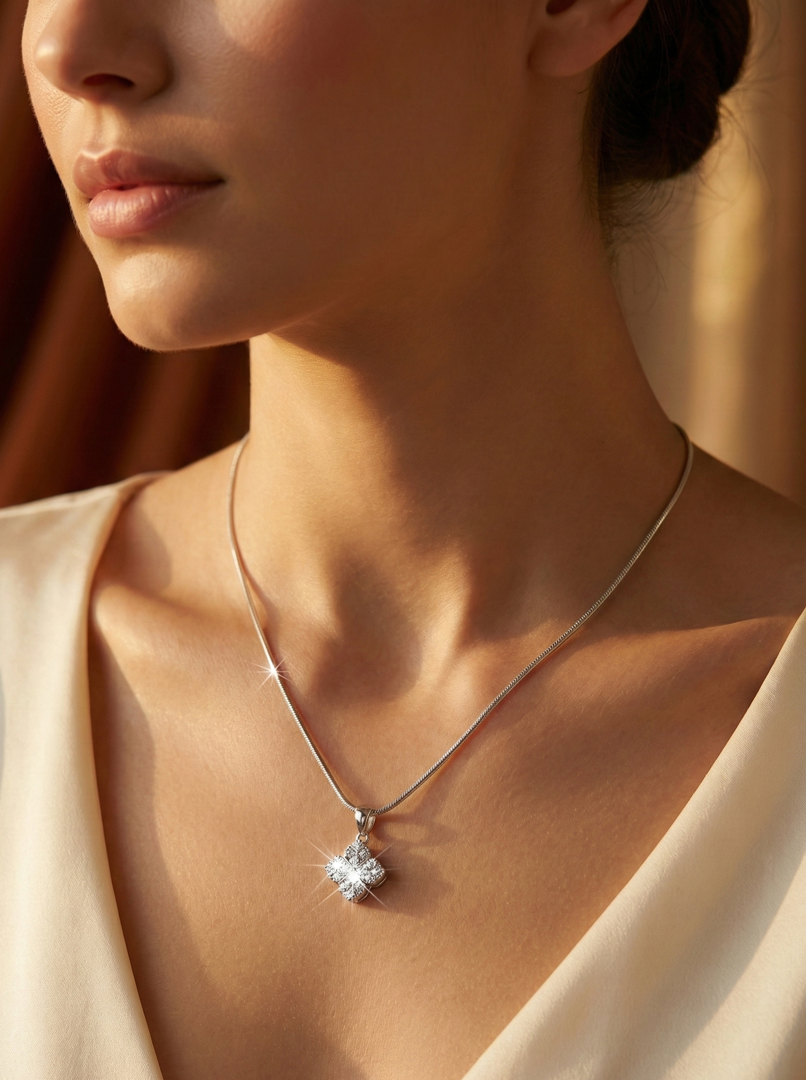 Sparkling Flora Silver Pendant & Snake Chain Set